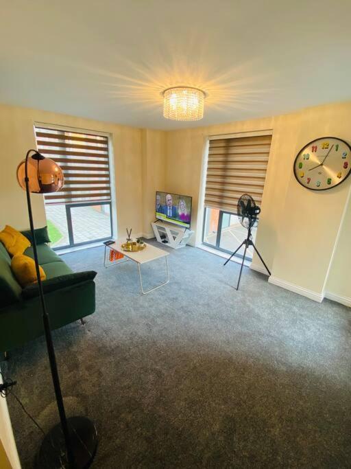 Beautiful And Modern 2 Bedroom Flat In Colindale Edgware Bagian luar foto